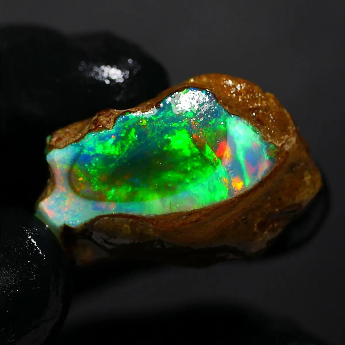 Natural Ethiopian Welo Opal 25-80CT Rough Fire Opal Rainbow Flash Randomly Selected One