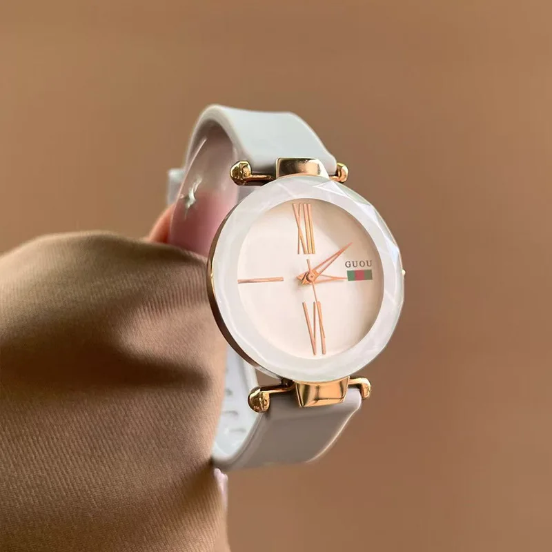 Korean-Style Fashionable Women'S Quartz Watch With A Rhombus-Shaped Silicone Strap. A Perfect Gift For Women.