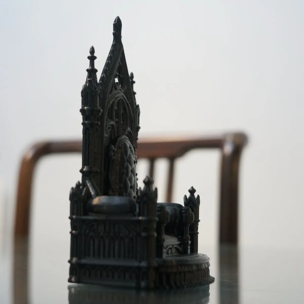 Mini Gothic Cathedral Throne Chair Figurine, 3D Printed Royal King Throne Miniature Ornament, Medieval Castle Decor Accessory