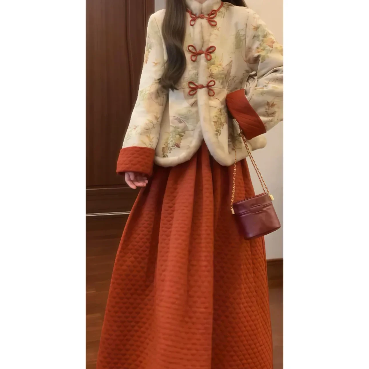 

2024 Autumn / Winter New Chinese-style High-end Niche Thickened Cotton Jacket + Puffy Pleated Half-length Skirt Suit for Women