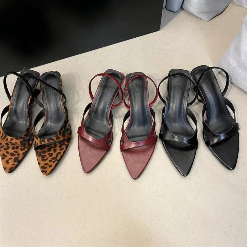 

Женские летние босоножки на высоком каблуке с ремешком на пряжке и острым носком, с открытым носком и наклонным каблуком