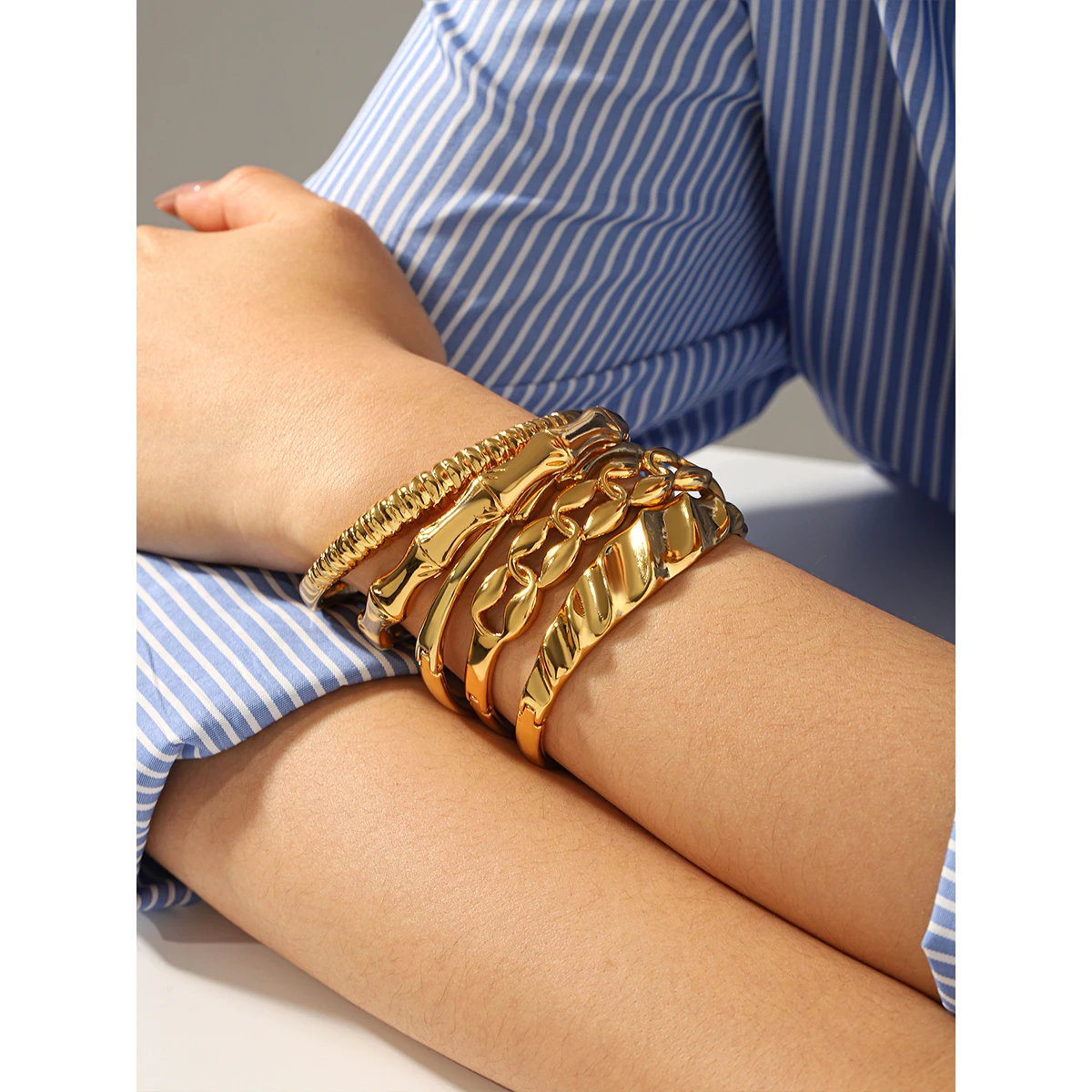 

New Fashionable 18k Gold Plated Minimalist Stackable Geometric Stainless Steel Bracelet For Women's Daily Wear And Holiday Gifts