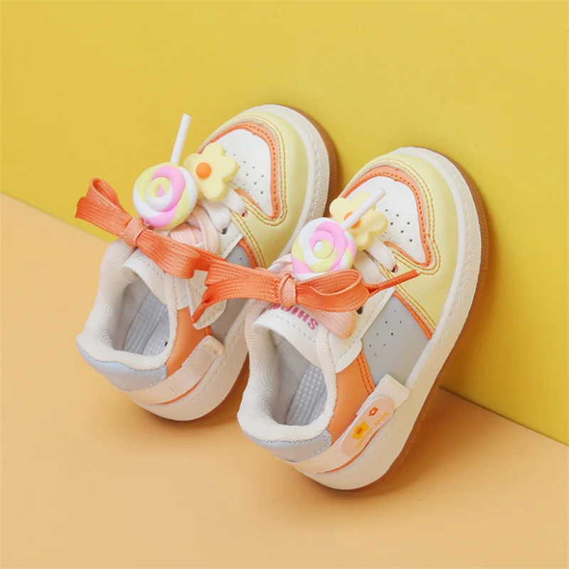 Nuove scarpe da bambino autunnali per ragazze in pelle Cute Lollipop Kids Flats Soft Sole Outdoor Tennis Fashion Toddler Sneakers per bambini