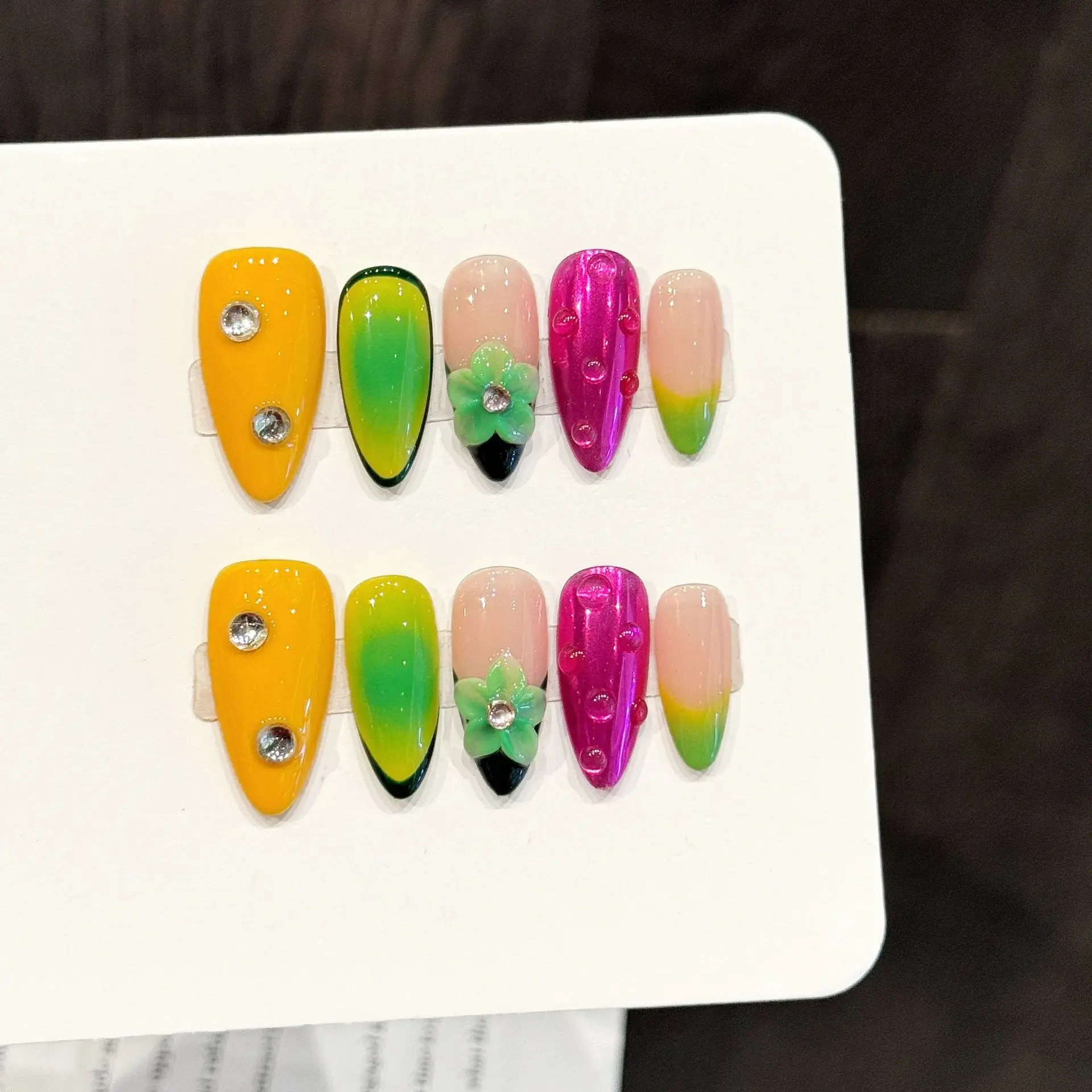 

10PCS Almond Handmade Press On Nails,Bright Glaze With A Fresh Style,Suitable For Festivals Parties And Daily Wear.