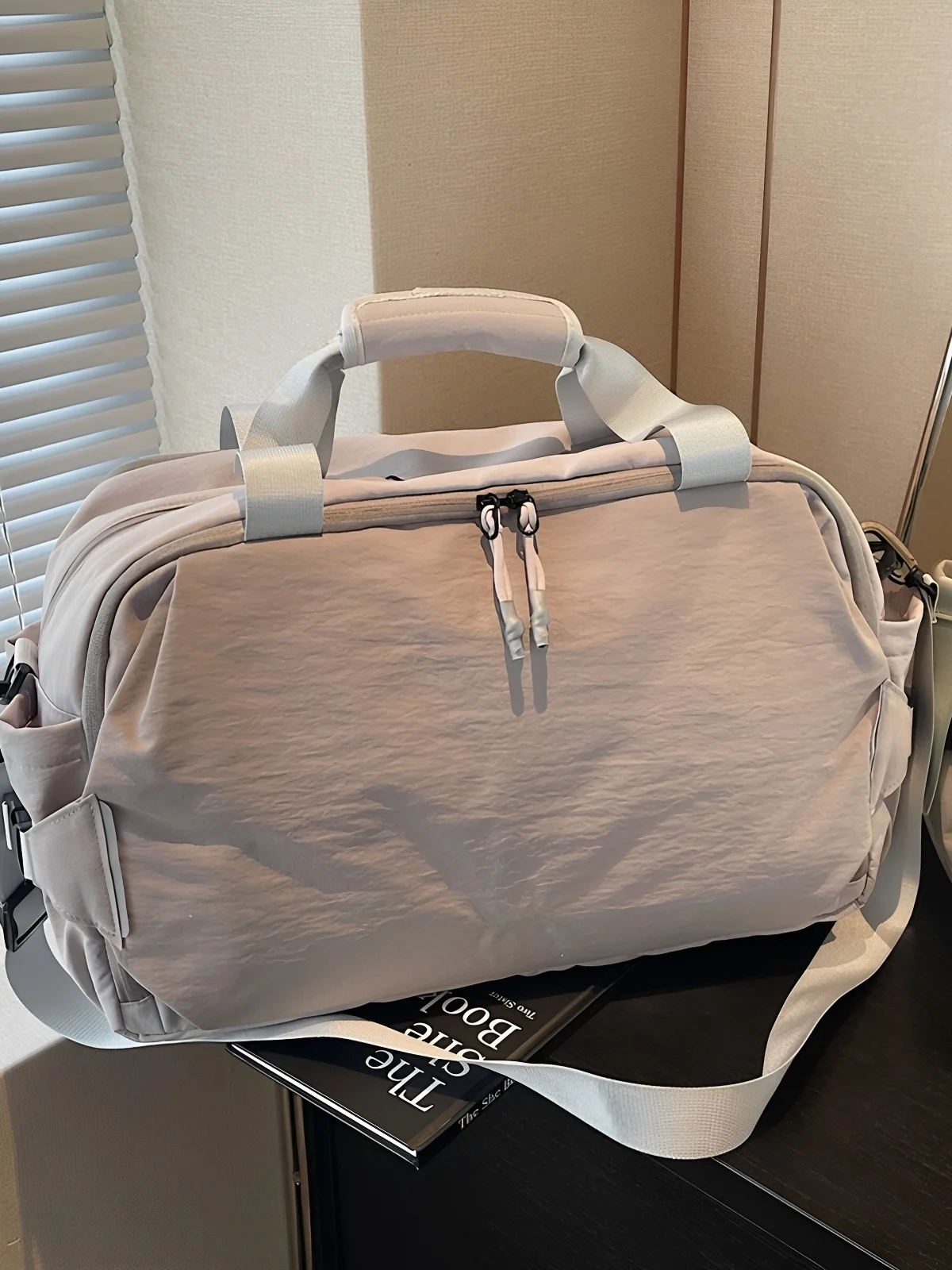 lightweight-large-capacity-travel-bag-women's-handheld-suitcase-short-trip-outing-boarding-delivery-bag-storage-bag