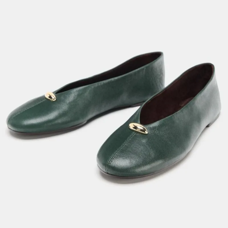 

Модные женские балетки с металлическими украшениями, зеленые лоферы из мягкой кожи в стиле ретро, легкая удобная женская обувь на мягкой подошве
