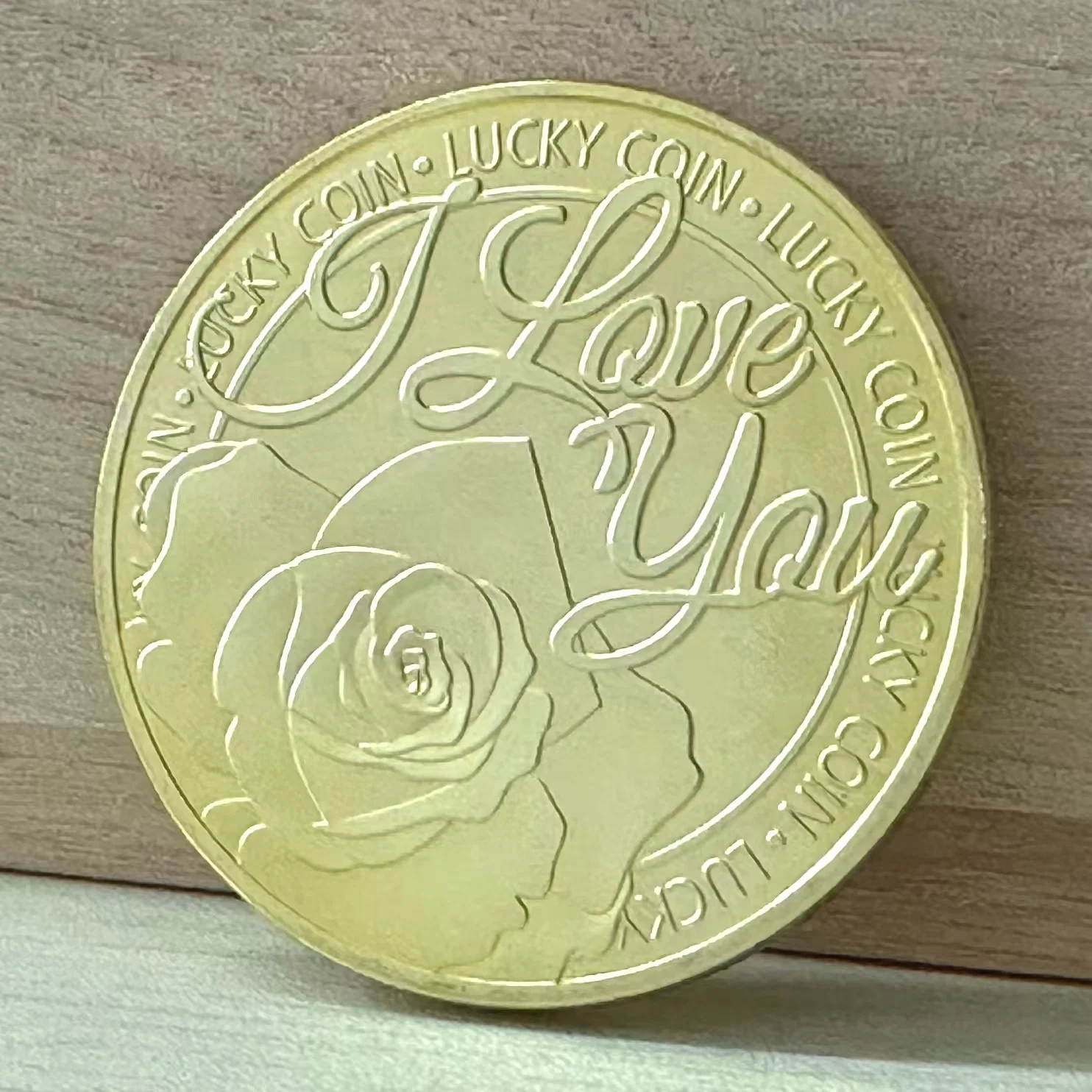 

Gold Valentine's Day Rose Love Commemorative Coin I Love You Challenge Coin Collectibles Art Souvenir Holiday Gift for gf