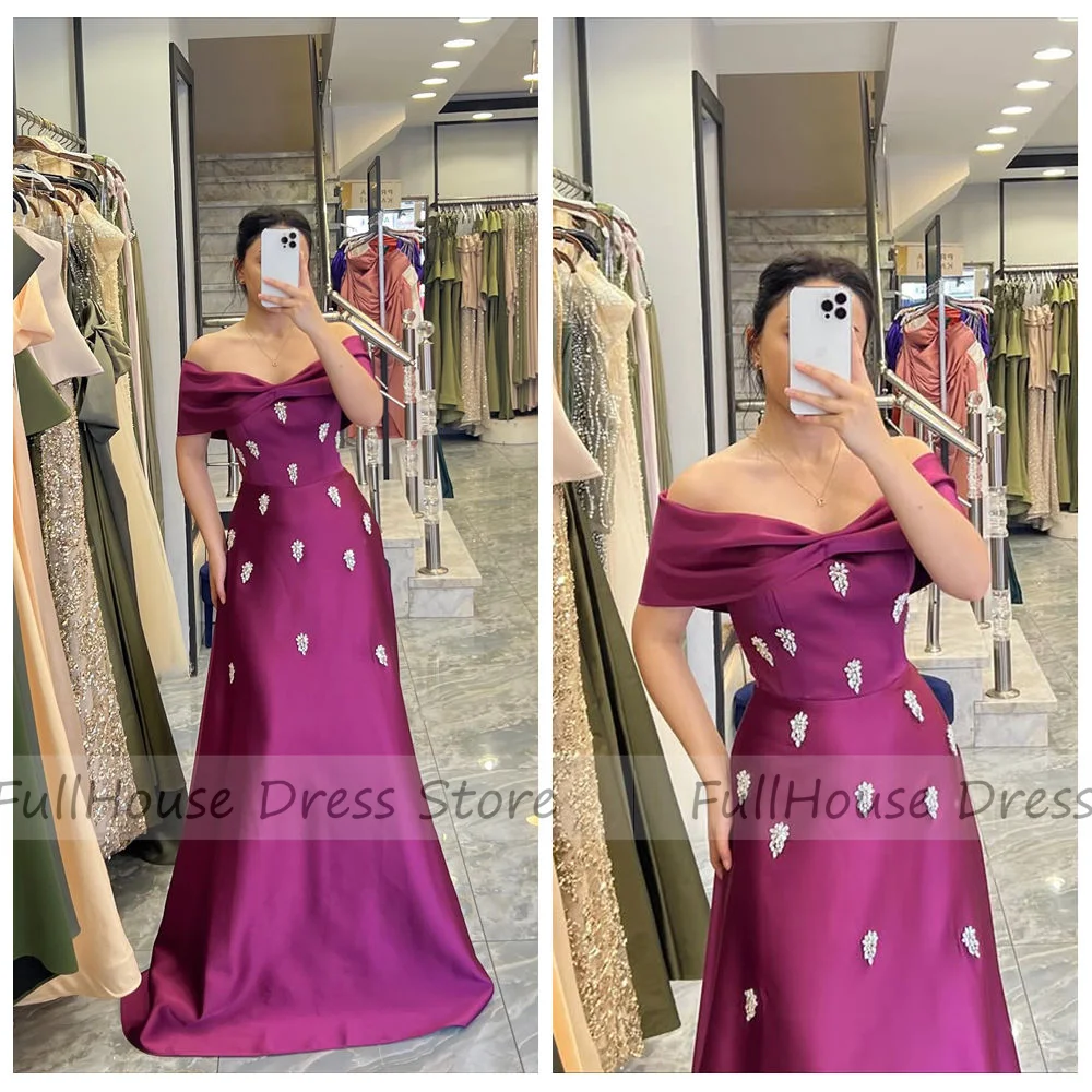 Maßgeschneidertes, anmutiges, schulterfreies, mit Kristallen besetztes, sexy Abendkleid, rückenfreies, bodenlanges Braut-Pro-Kleid mit Hof