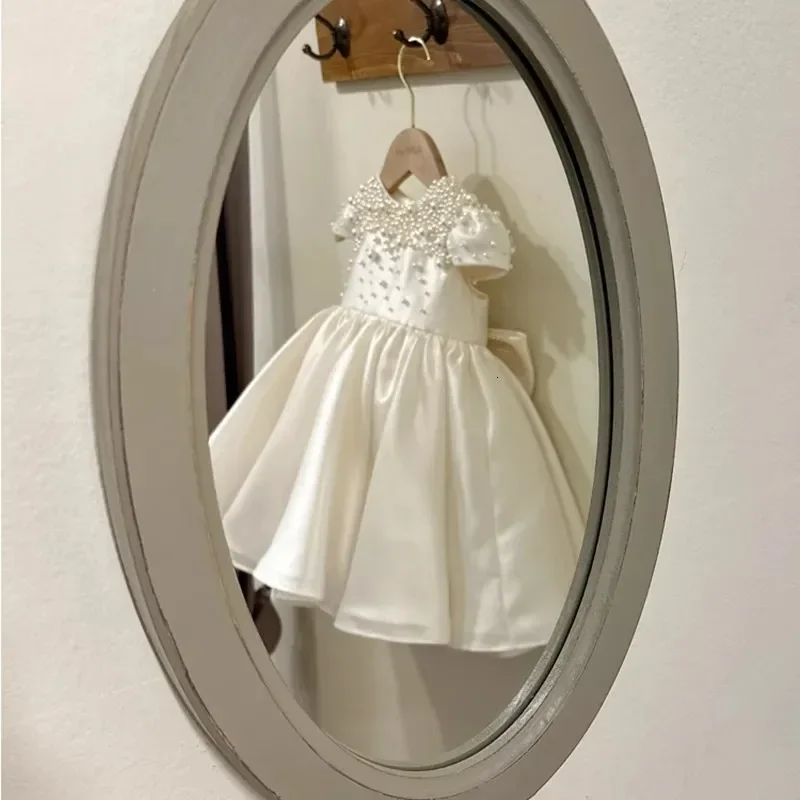 Vestidos blancos de flores para niña, vestidos de boda con lazo y cuentas, encantadores vestidos de primera comunión para banquete de cumpleaños personalizados