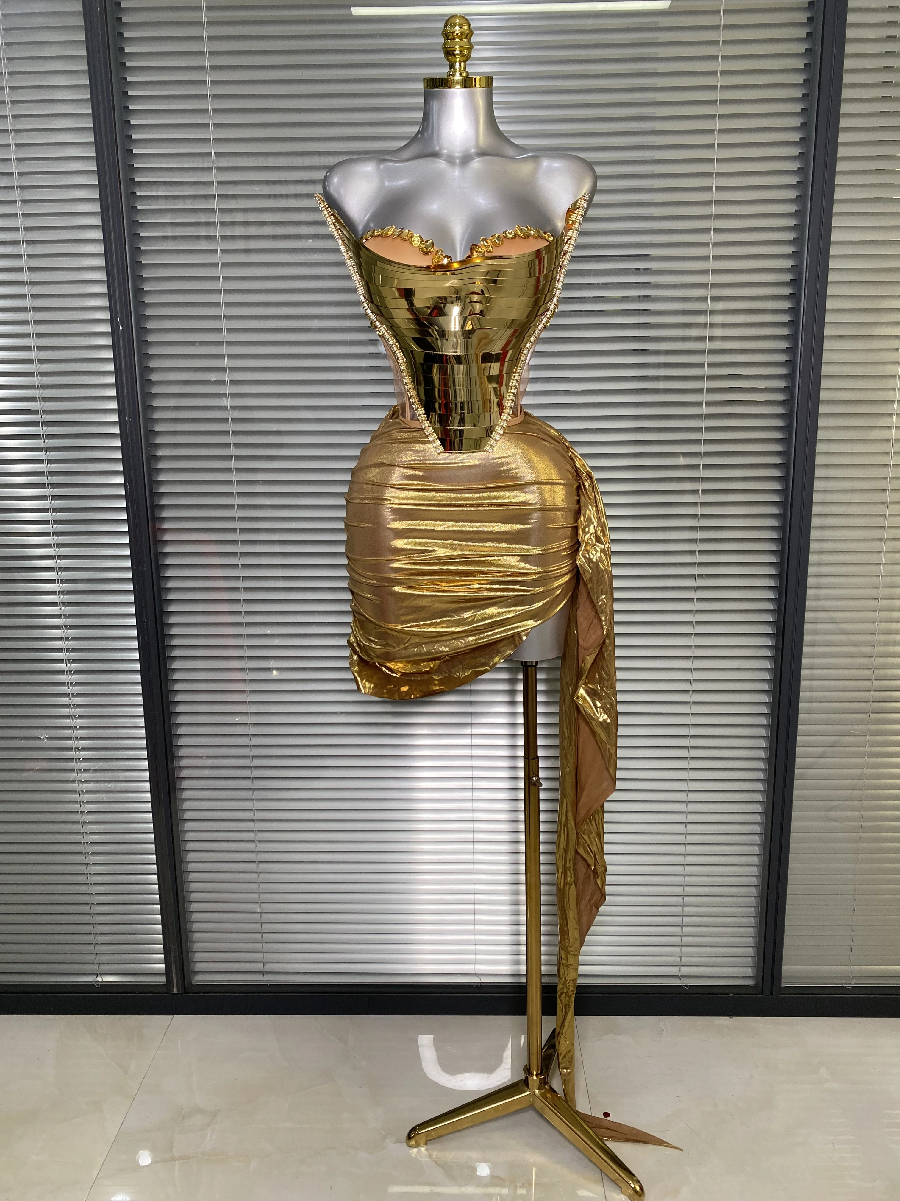 Ensemble deux pièces Sexy Y2K doré pour femmes, diamants en cristal, jupe scintillante pour boîte de nuit, Costume de scène de chanteur et de danseuse réglable