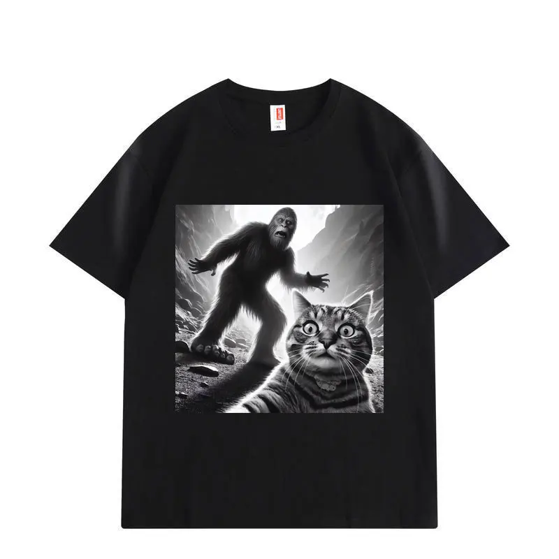 

Funny Cat Selfie Bigfoot & Alien Meme T-shirt Fashion Vintage Short Sleeve T-shirts Men Women Summer High Quality Cotton T Shirt