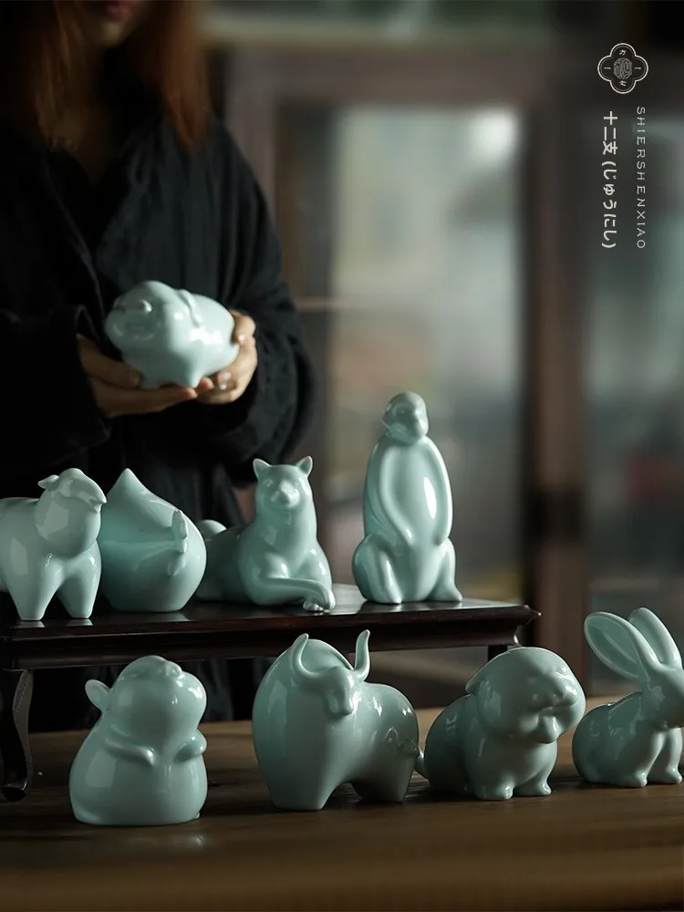 

Creative Cerc Zodiac Dragon Office Desk Decoration Adorable Animal ape Home Decor Gift for Colleagues Made in Jingdezhen