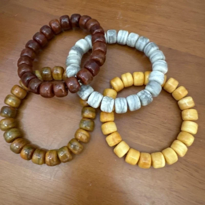 

, Buddhist beads, cow horn gift, authentic Tibetan bracelet, yak cultural item, deer product, black donkey hoof