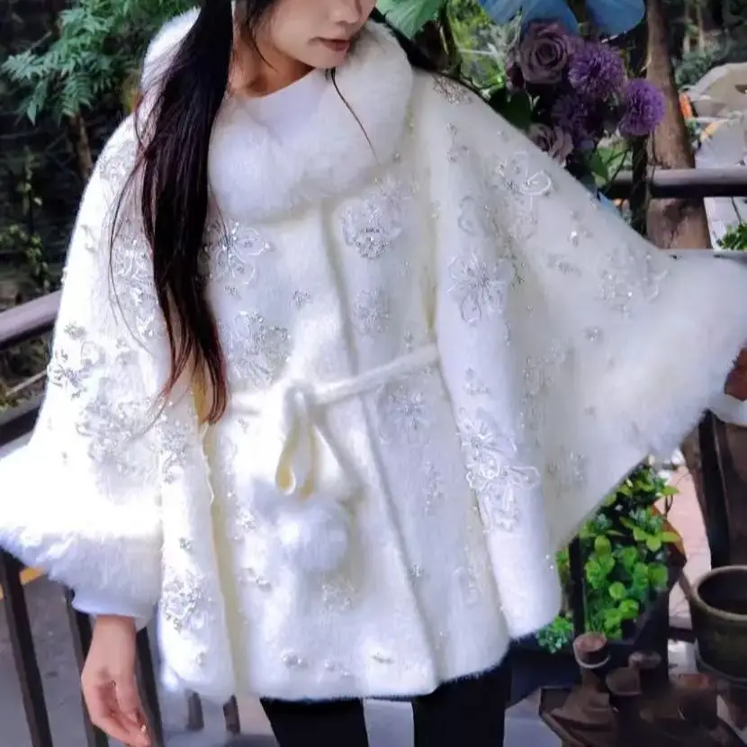 Prawdziwe Zdjęcie Elegancki Gruby Sweter-Peleryna z Sztucznego Futra Damska Zimowa Kurtka Futrzana z Diamentami i Koralikami Dzianinowa Odzież Wierzchnia Sweter Dzianinowy