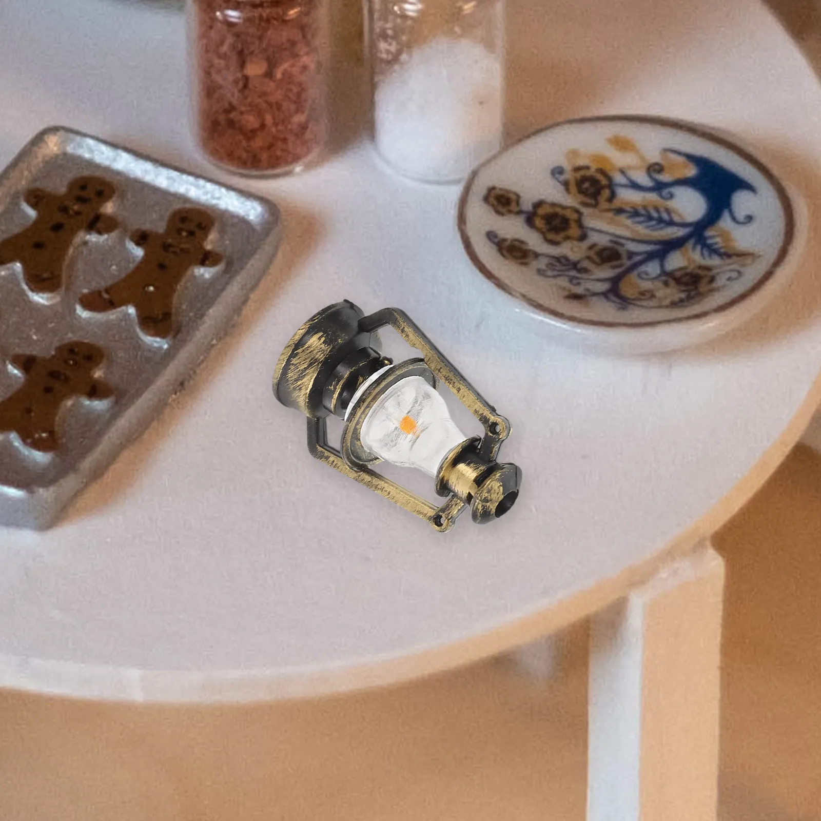 

5Pcs Retro Lamp Miniature Dollhouse Accessories DIY Landscape Photography Props Vintage Miniature Lamps