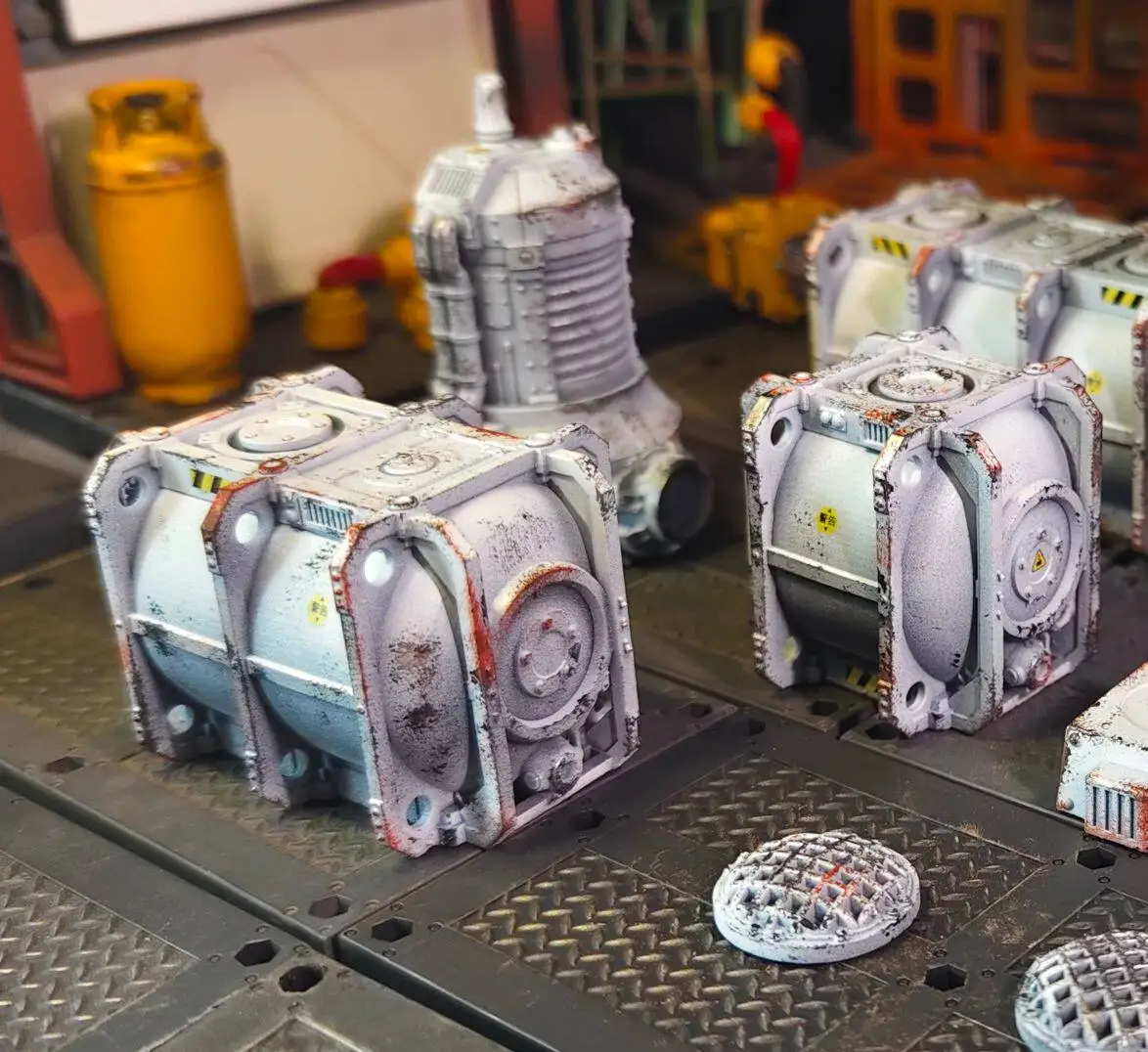 Make Old Oil Tank Materials Storage Factories Model Ornaments Handmade Old Mini Toys For Military To Handle