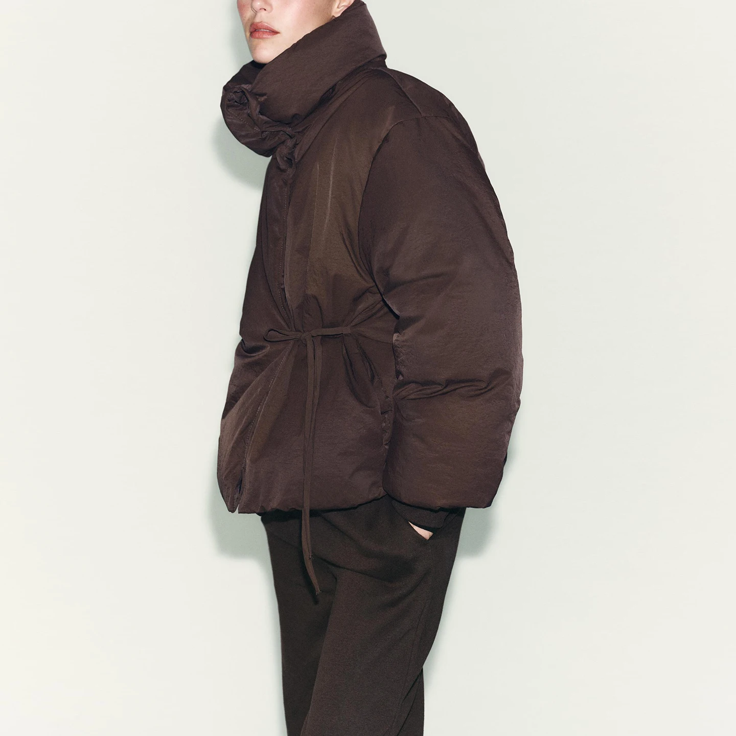 معطف نسائي جديد لخريف 2025 بتصميم عصري مع عقدة فراشية وأكمام قصيرة وطويلة وحزام، تميز من الحشد بهذا القطعة العصرية #2