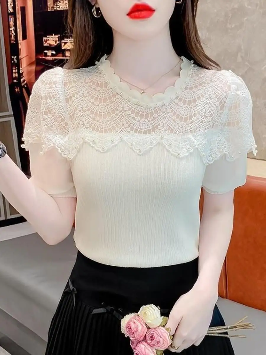 camisa-feminina-de-verao-em-chiffon-com-manga-bufante-design-elegante-com-detalhes-em-renda-e-micangas-bordado-floral-vaza