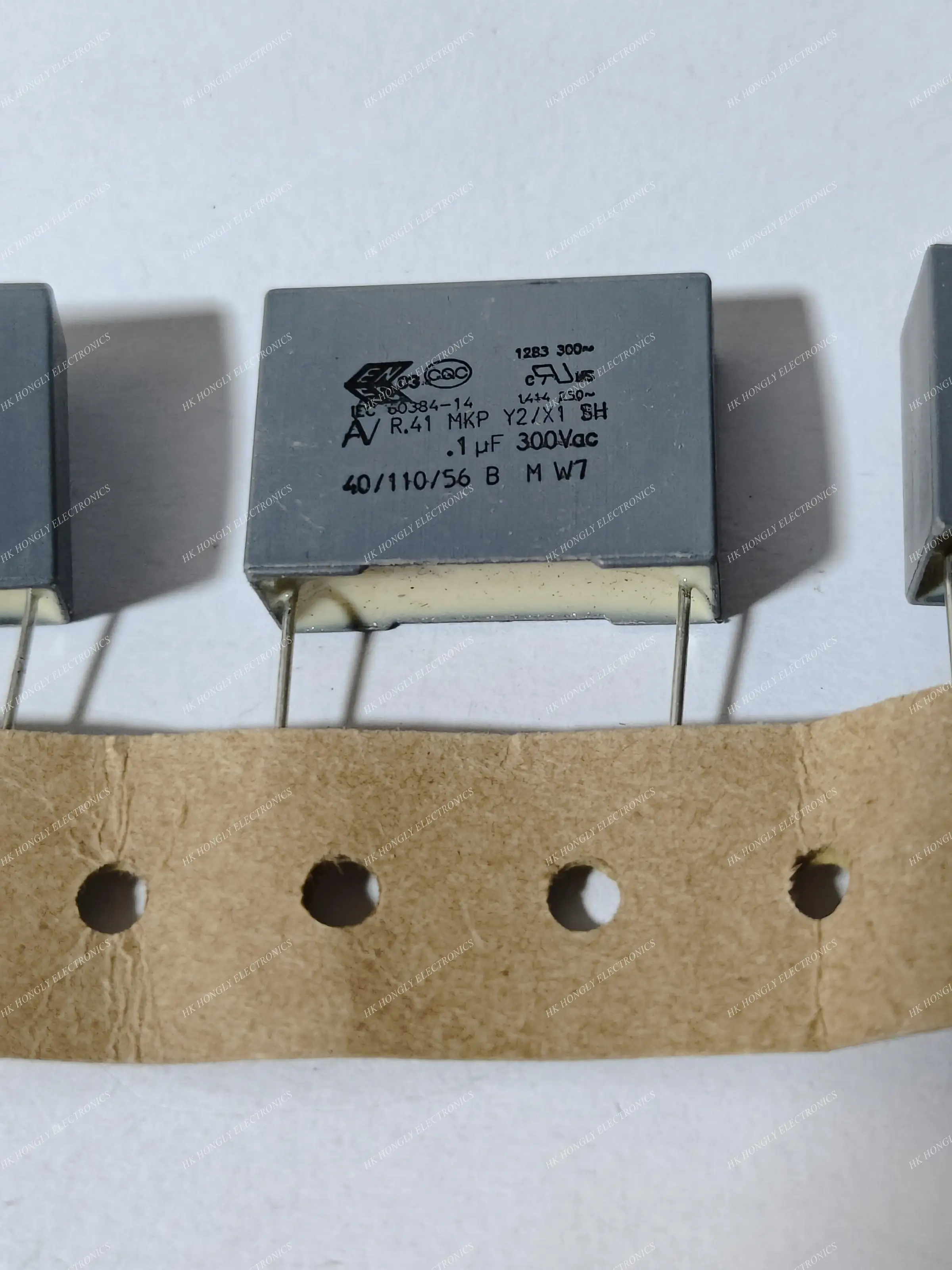 

5PCS R41 R.41 MKP Y2/X1 SH 300V .1UF .15UF .22UF 0.1UF 0.15UF 0.22UF 104 154 224 300VAC P=22.5MM FILM CAPACITOR