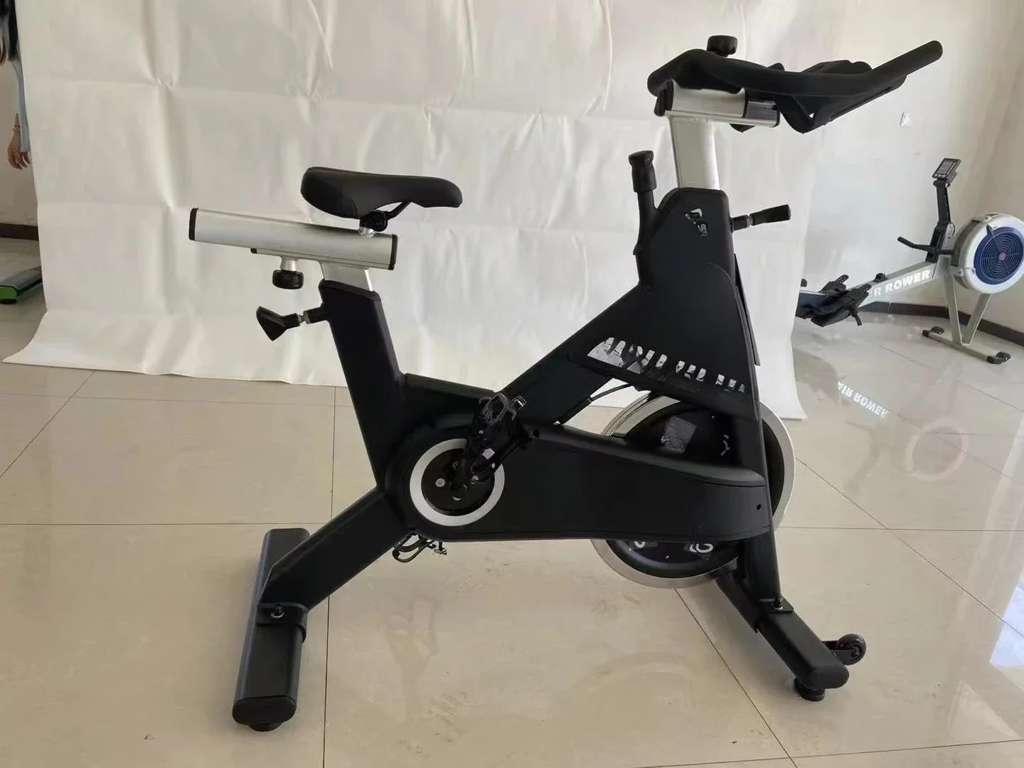 Indoor Fitness Reduce Weight Equipment Cycling Spinning Gym Exercise Spin Bike