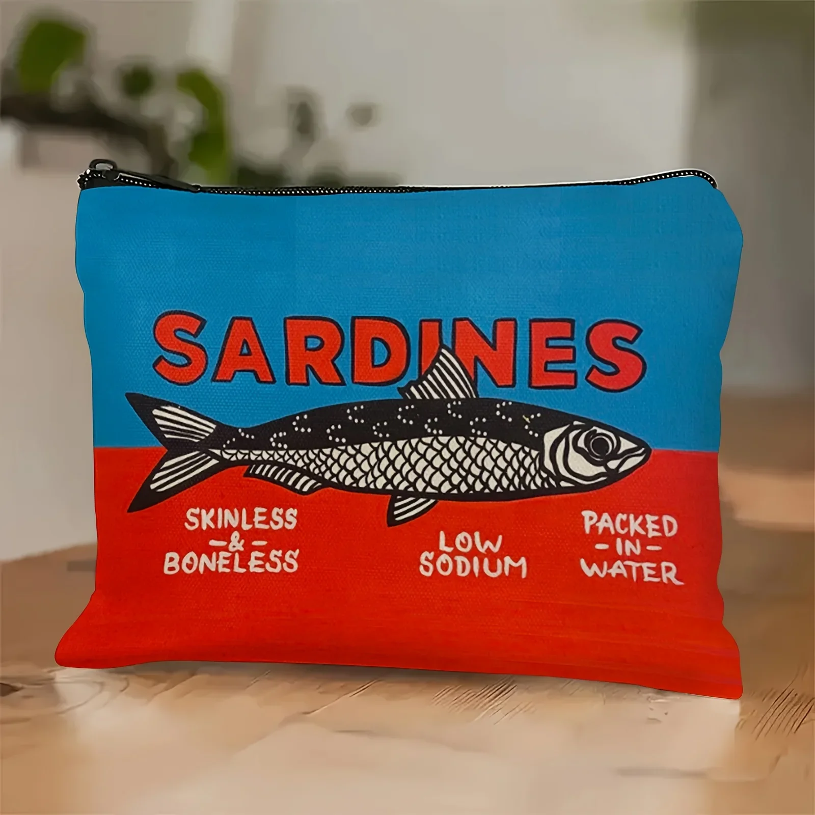 Bolsa de cosméticos con cremallera de sardinas retro, sin piel, sin hueso, sin sodio, diseño de agua, blanca con detalles azules y rojos, bolsa de maquillaje para adultos