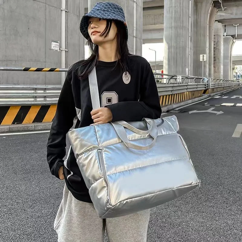 lady\'s fashion tote bag large capacity padded quilted coat bag commuter pillow handbag winter new silver shoulder bag underarm