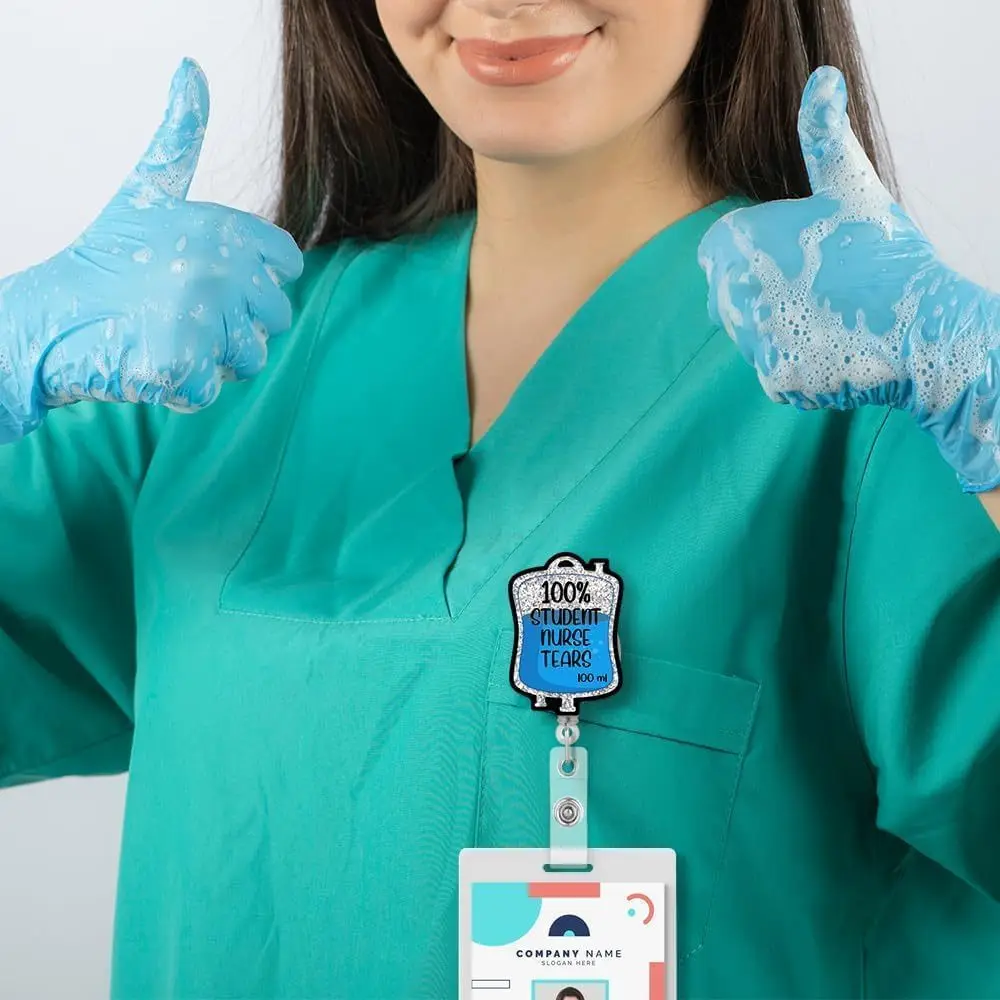 بكرة شارة "100% لدموع الممرضة الطلابية". تصميم عبوة ملحقات مضحكة، هدية لامعة فضية لطلاب الطب.