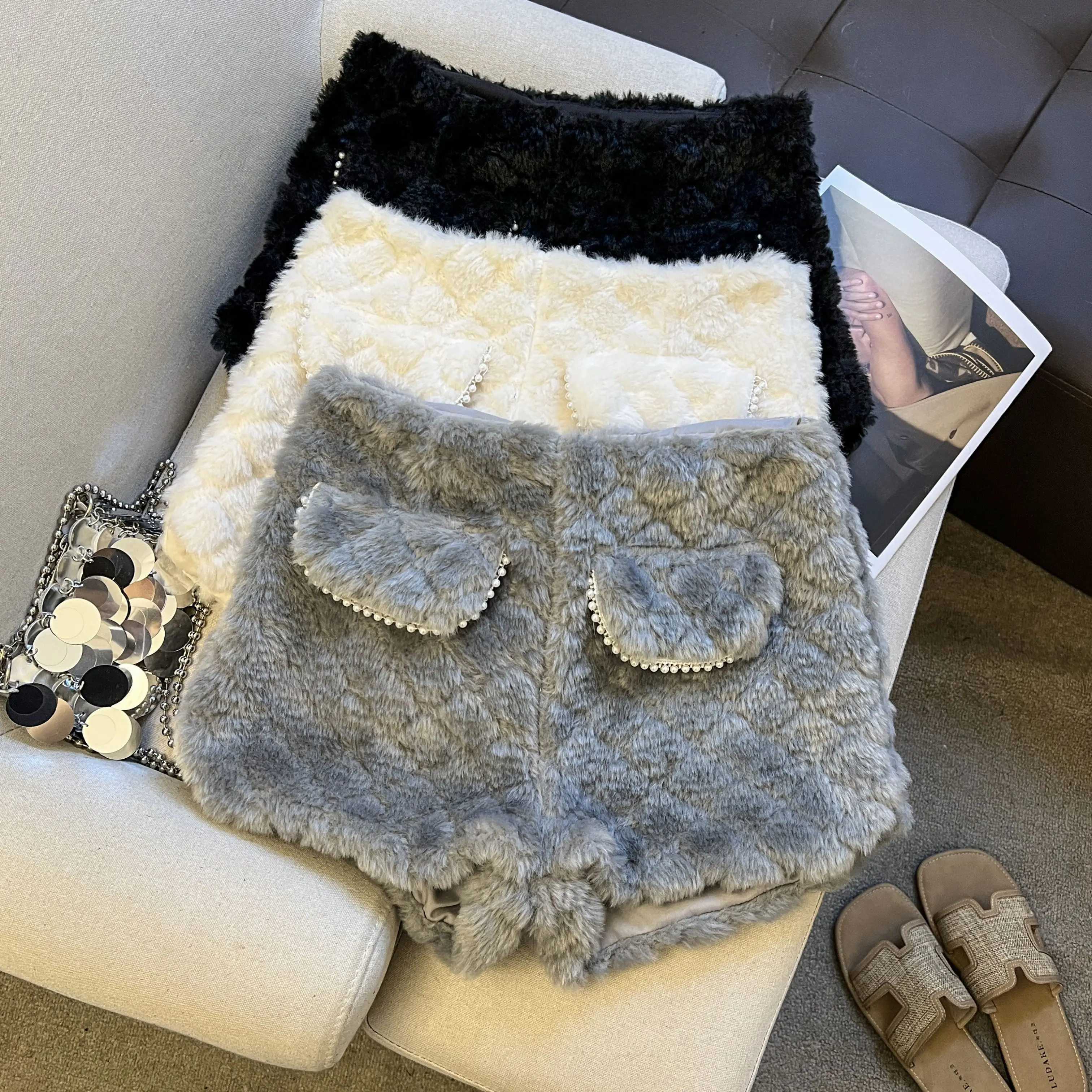 Pantaloncini a gamba larga con motivo a rombi in pelliccia sintetica spessa autunno inverno da donna Pantaloni corti soffici a vita alta tinta unita da donna