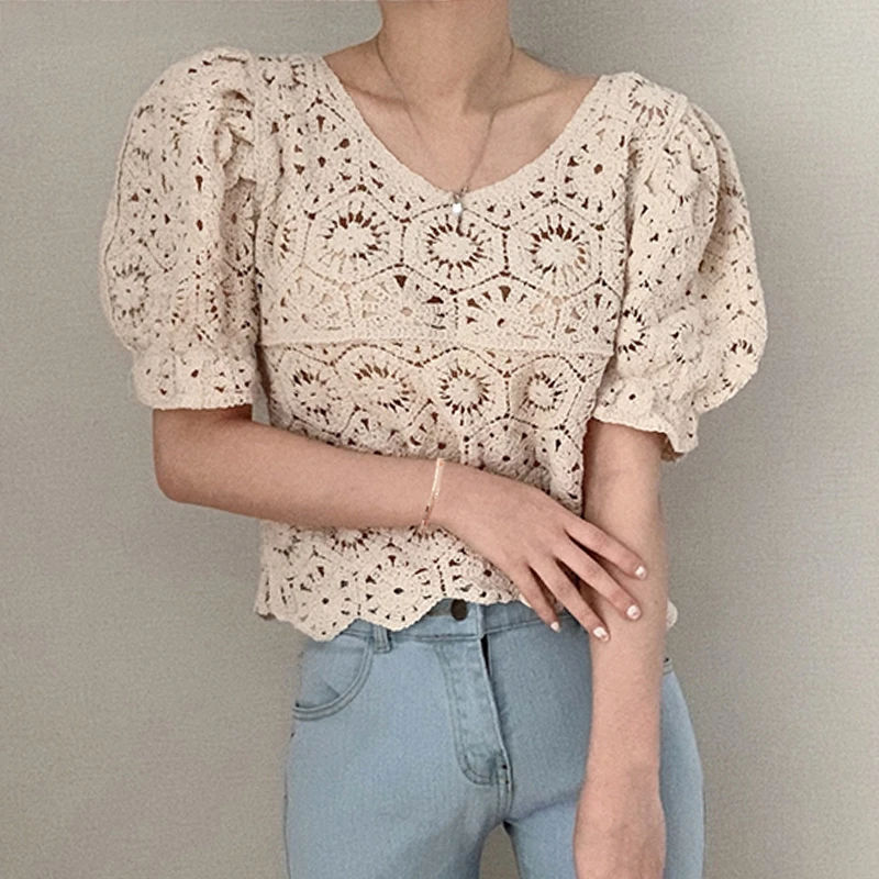 

Embroidery Crochet Top Lace Blouse Puff Sleeve Wavy Hem Openwork Crop Tops for Women Korean Fashion Chic Spring Summer Outfit