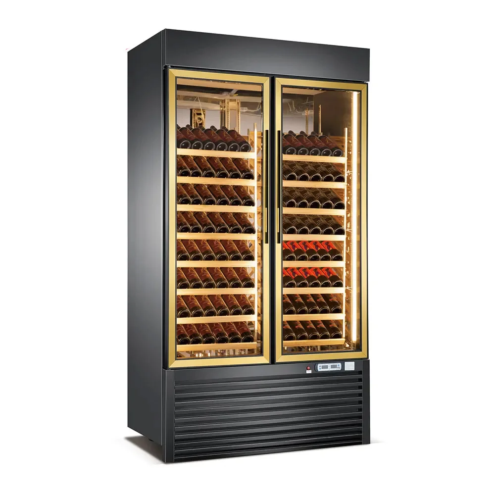 Enfriador de vino de lujo de doble puerta comercial de 950L, refrigerador de botellas de vino dorado incorporado de 2,2 M para Hotel