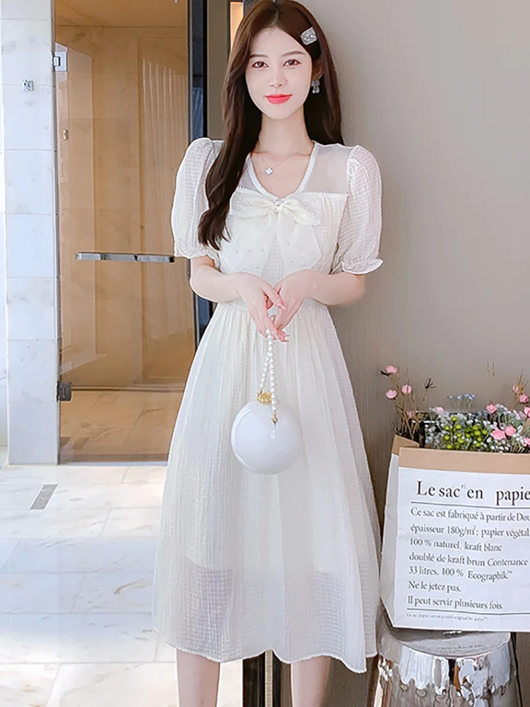 

Летнее белое шикарное платье миди с пышными рукавами и бисером с бантом и v-образным вырезом, женское элегантное роскошное праздничное платье 2025 года, корейское облегающее вечернее платье