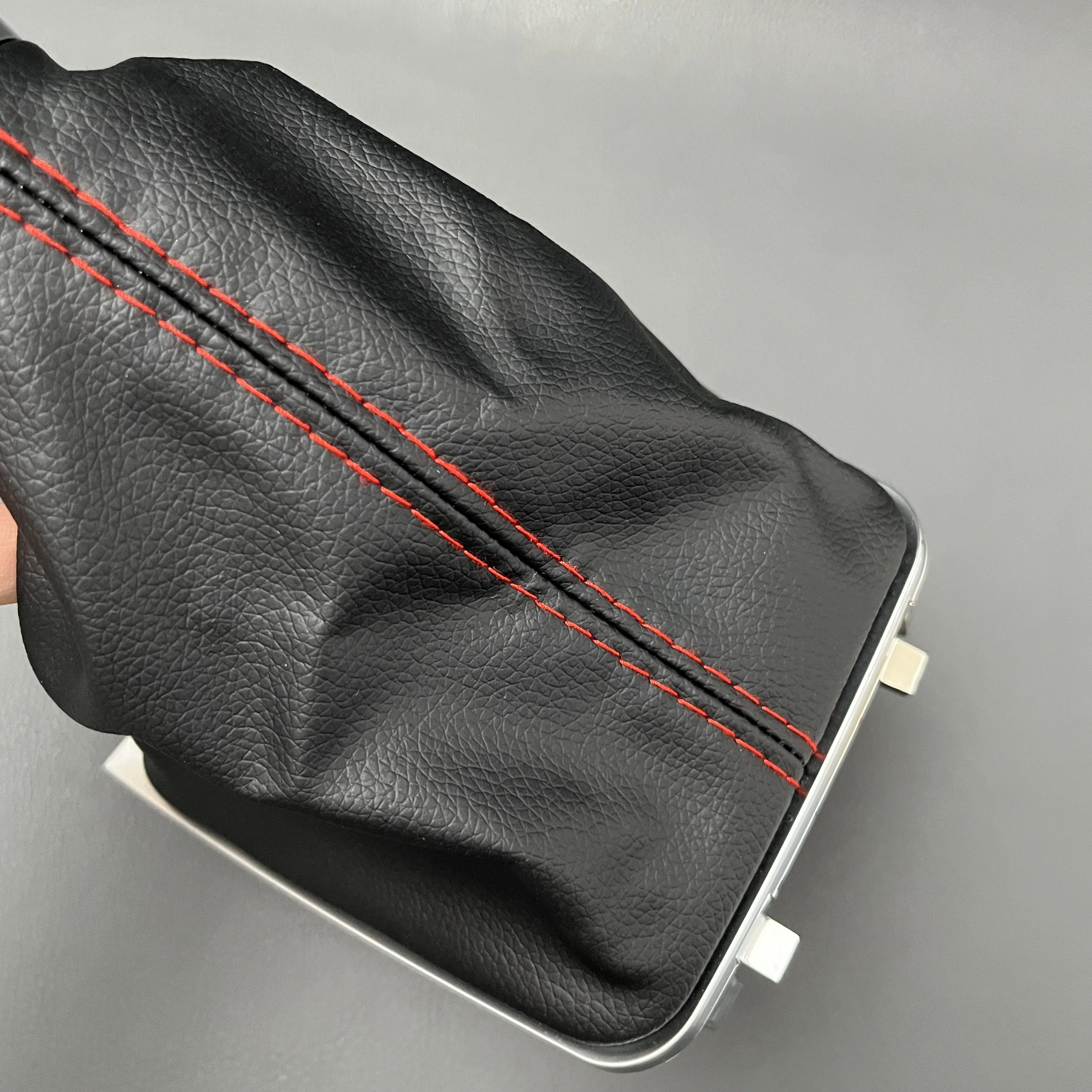 Manueller 5-6-Gang-Leder-Schaltknauf für Volkswagen VW Golf 7 MK7 2013-2018, Schalthebel-Staubschutzabdeckung 5GG713203A 5GG 713 203A – Detail 4