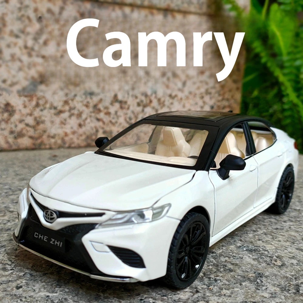 1:24 Camry RAV4 Modello di auto Pressofuso in lega Giocattolo Suono Luce Tirare indietro 4 porte aperte Modelli in miniatura Veicolo Ornamento per i regali dei bambini
