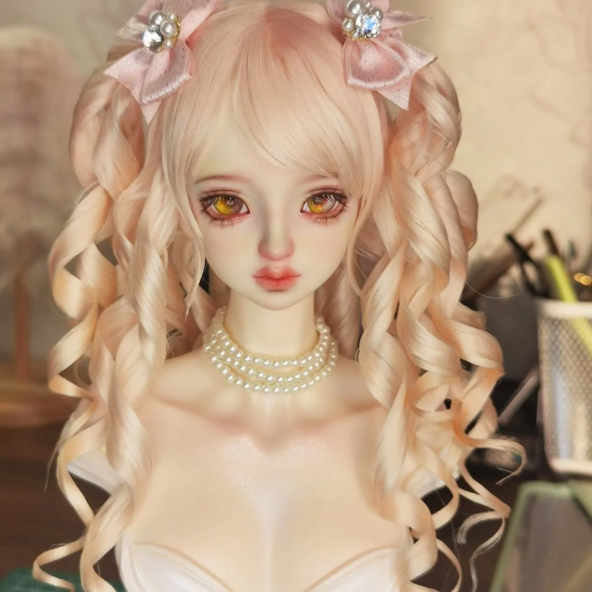 

Hair for doll roman roll mohair wig 1/6 1/4 BJD doll wig buauty curly wig 1 piece