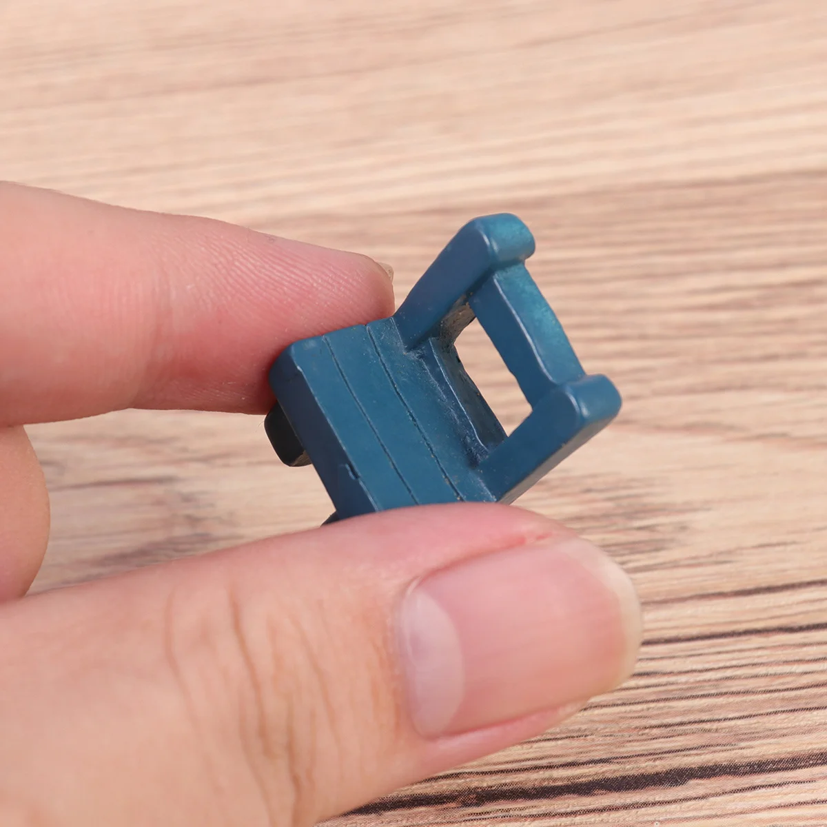 

Simulated Resin Stool Miniature Chair Blue Creative Decorative Plant Ornament for Moss Garden Micro Landscape Mini Chair