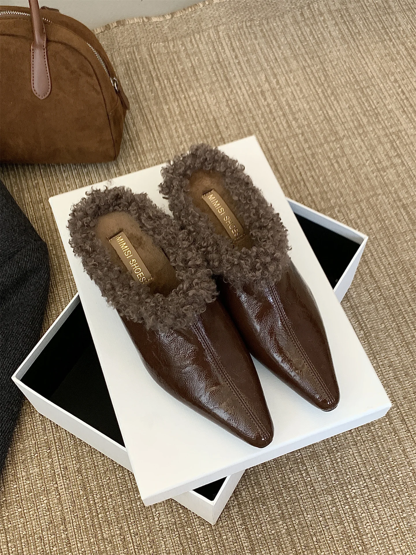 

Retro Pointed Toe Furry Slippers Women's Outdoor Wear Thi Heel Fce Lined Low Cut Toe Covering Semi Slippers Cotton Slippers