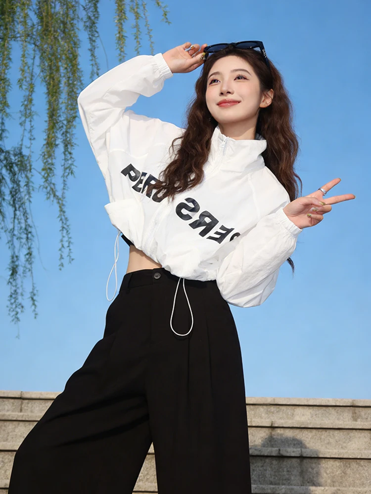 

Короткая женская куртка в американском стиле, дышащая, с защитой от солнца, весенняя новинка, с буквенным принтом, свободного кроя, легкая