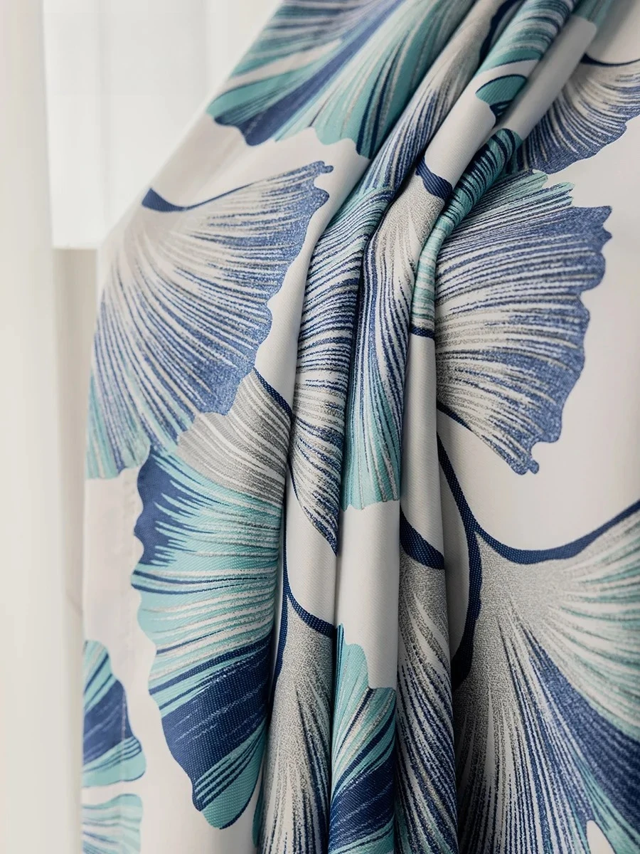 Zasłony z tkaniny zaciemniającej w stylu pastoralnym z motywem liści miłorzębu, małe, świeże, kwiatowe, do salonu, jadalni, sypialni.