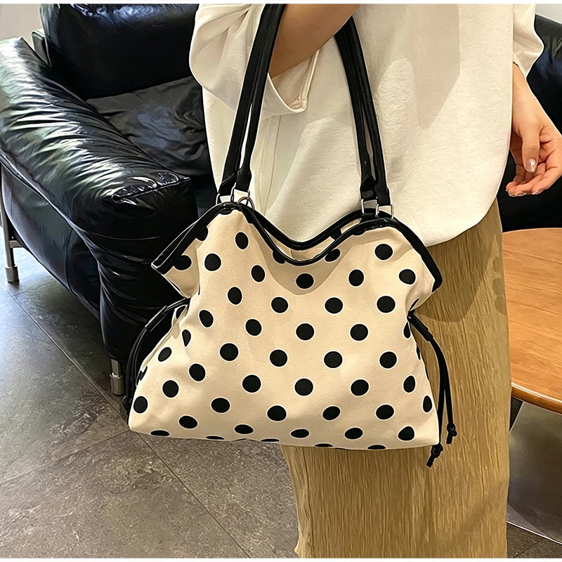 Koreanische Schultertasche aus Baumwoll-Leinen mit Polka Dots, Damen-Patchwork-Tragetasche mit großem Fassungsvermögen, vielseitige Freizeit-Handtasche für den Arbeitsweg – Detail 6