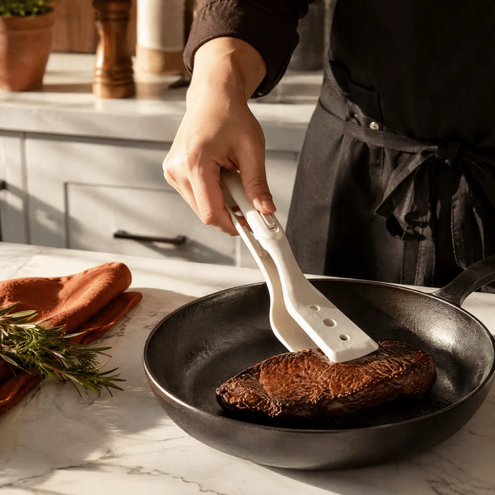 Silicone Spatula Tong 2-in-1 Design Beige Black Cooking Clamp Ergonomic Handle Locking Mechanism Barbecue Clamp Spatula
