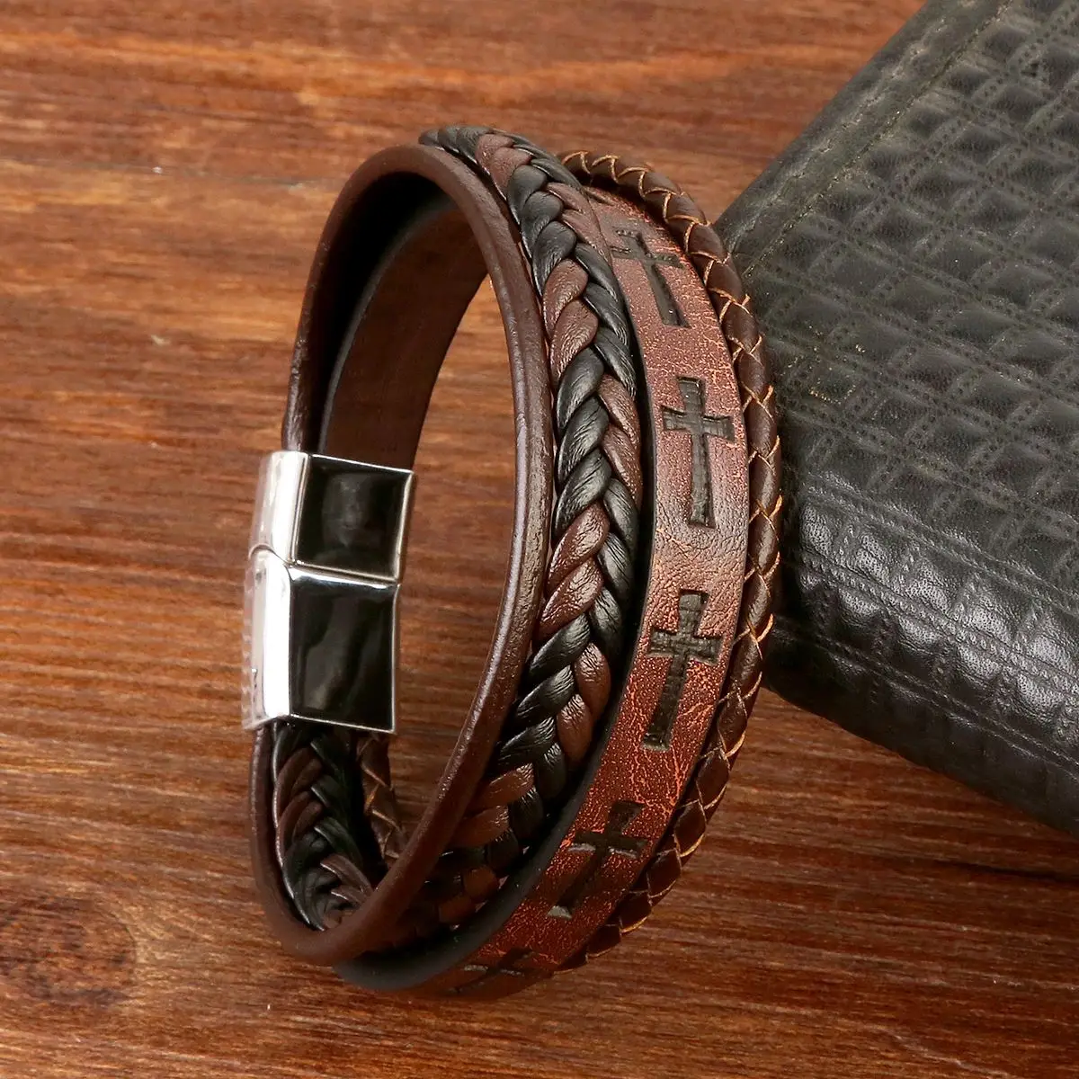 Vintage Cross Print 4 Layer Hand-Woven Leather Bracelets Men Classic Magnetic Buckle Charm Bracelets Fashion Jewelry Wholesale