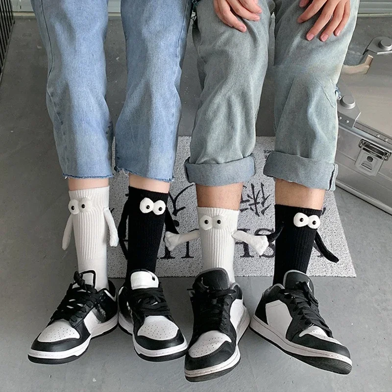 Funny Couples Holding Hands Sock Women Magnet Stereoscopic Doll Unisex Kawaii Cute Expression White Black Hold Hands Ankle Socks