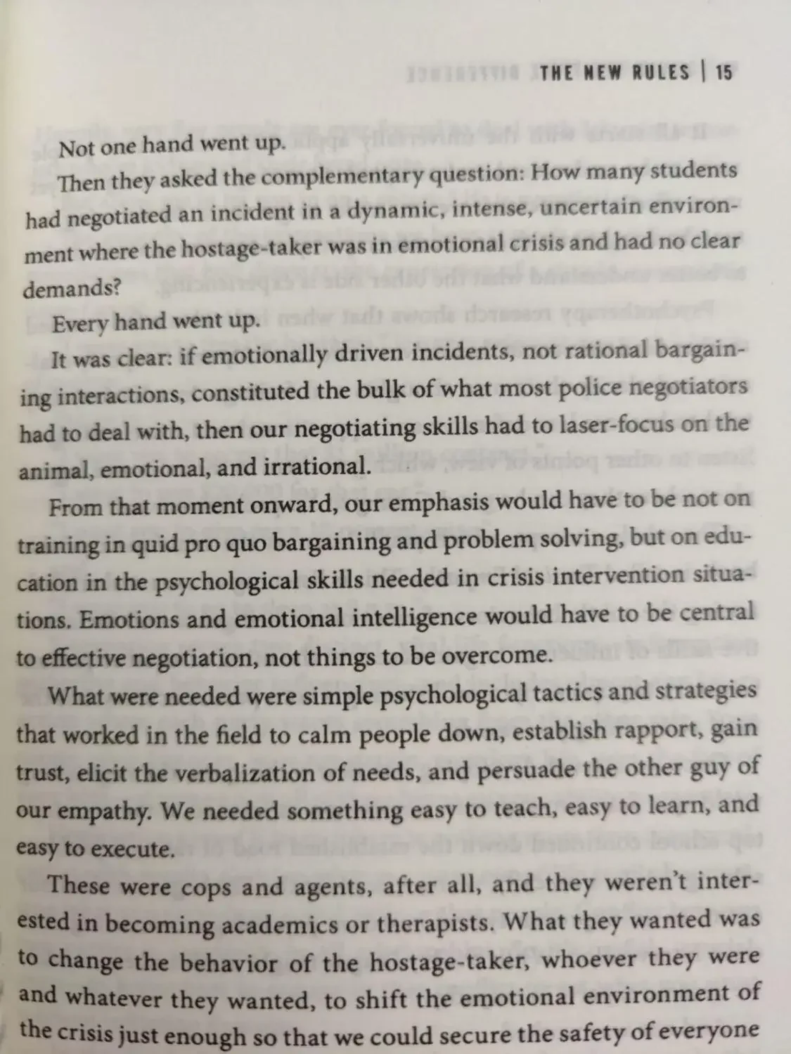 Never Split The Difference By Chris Voss Books In English for Adults Negotiations Emotional Intelligence New Listing Libros