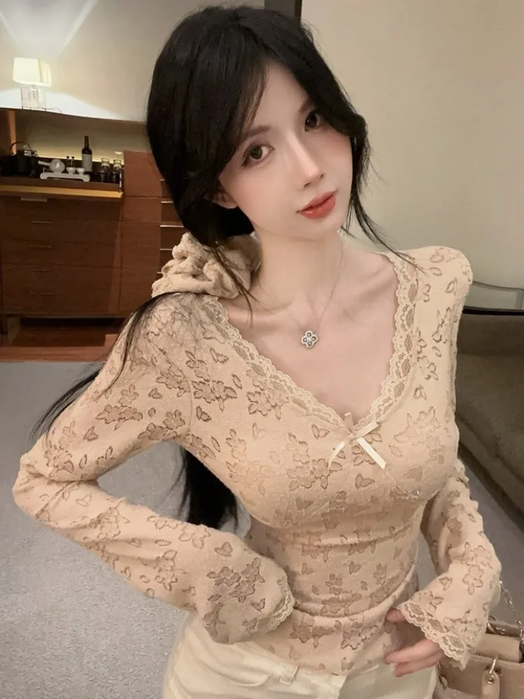 

Pure Desire Sexy V-Neck Lace Base Shirt Women's Autumn Winter Floral Print High-End Feeling Inner Wear Outer Wear Small Shirt