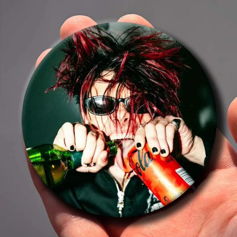 Singer YUNGBLUD Creative Soft Button Pins Punk Round Brooch Backpack Clothes Lapel Badge Jewelry Accessories Collectible Gifts