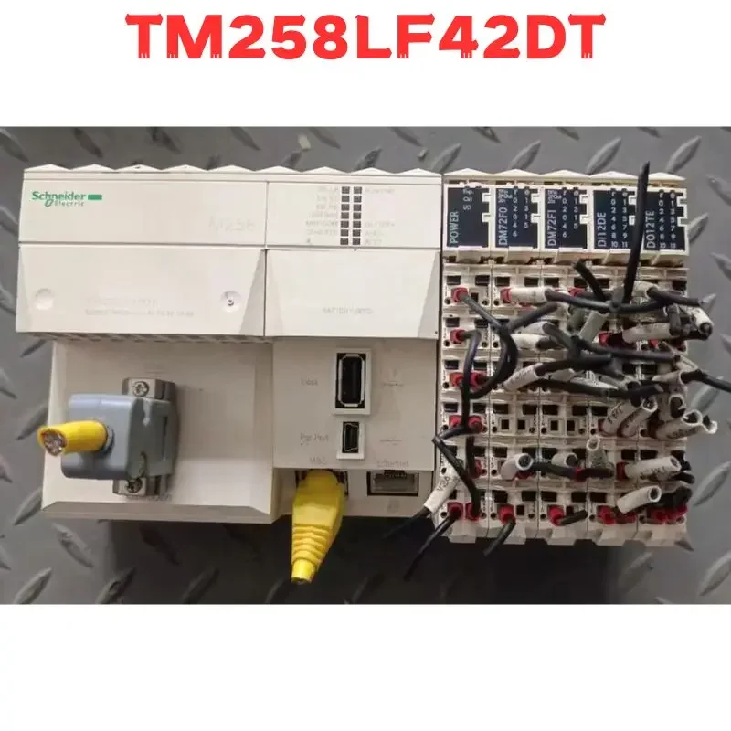 

Б/у TM258LF42DT PLC протестирован