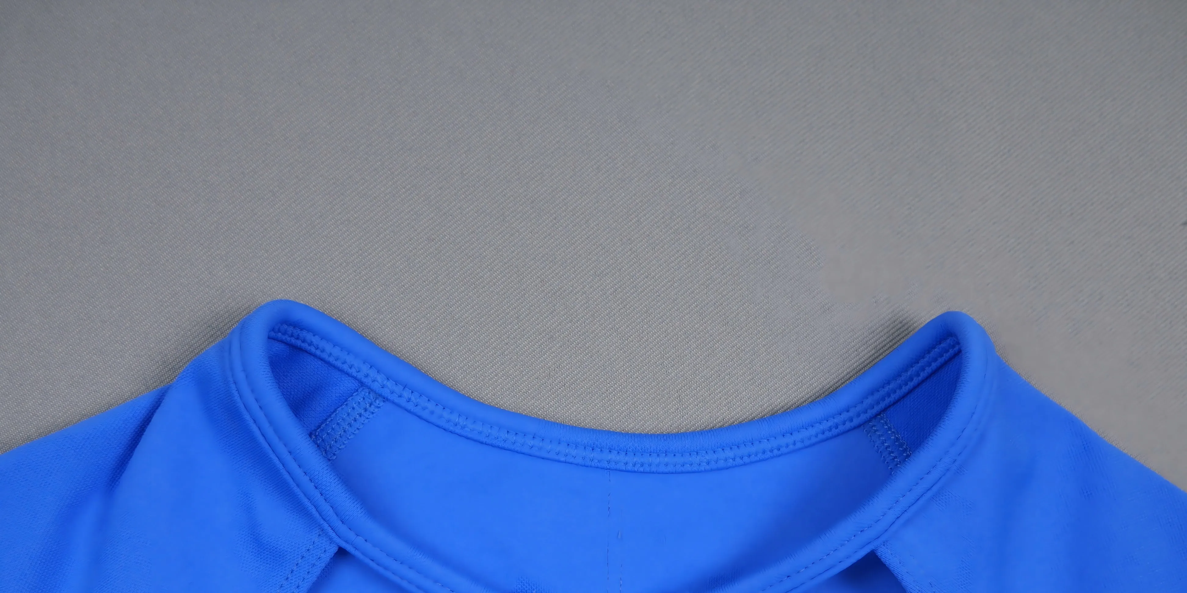 Nahtloser Langarm-Yoga-Bodysuit für Damen, schnelltrocknend, hochelastisch, rückenfrei, für Fitness- und Workout-Übungen – Detail 3