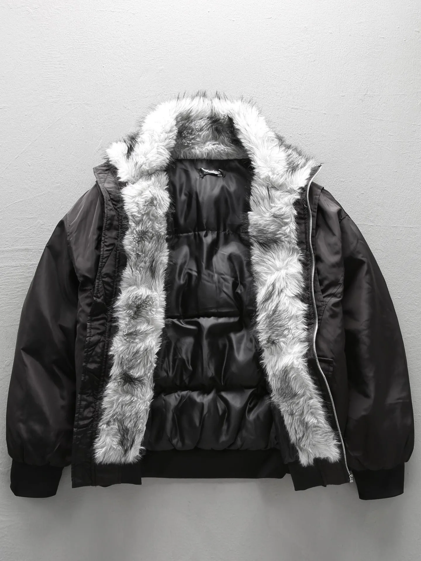 سترات عصرية بياقة من الفرو الصناعي للرجال والنساء لشتاء 2025 سترات فضفاضة جديدة للزوجين عصرية راقية وياقة واقفة وأكمام طويلة معاطف للأسفل #3