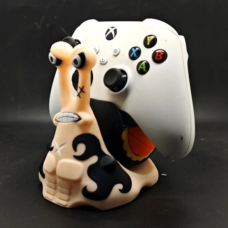 One Piece Den Den Mushi Snail Game Controller Stand - Anime Desk Accessory for Luffy Zoro Ace Jinbe - Creative Office Decor