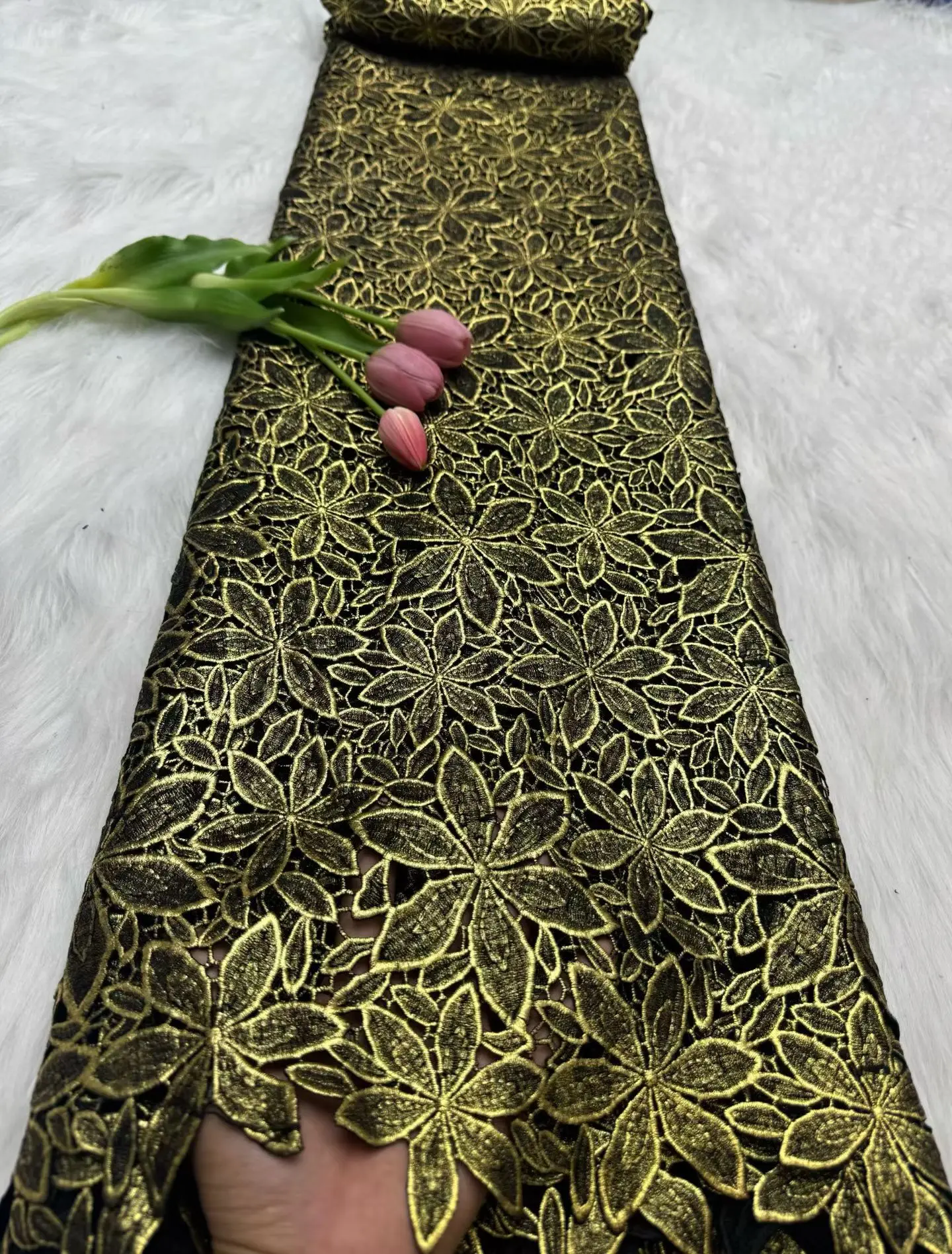 

Африканская кружевная ткань 2025 г., высококачественная нигерийская французская водорастворимая молочная шелковая кружевная ткань для шитья вечерних платьев 5Ya H66-1